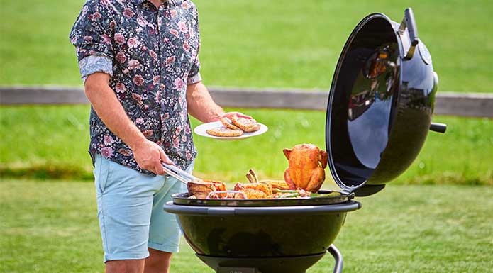 Holzkohle Kugelgrill No.1 F60 NERO Grillen auf dem Holzkohle Kugelgrill No.1 F60 NERO