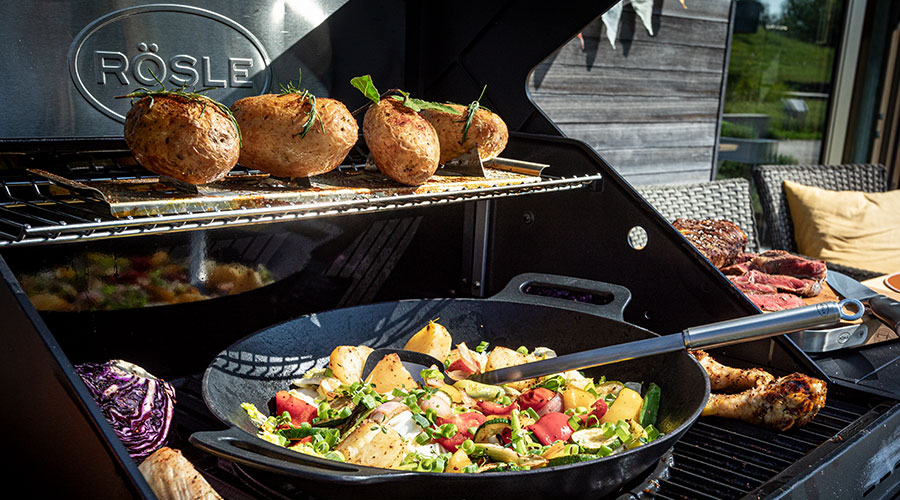 Allflame Prime 4 Wok with grilled vegetables on the Allflame Prime 4 grill