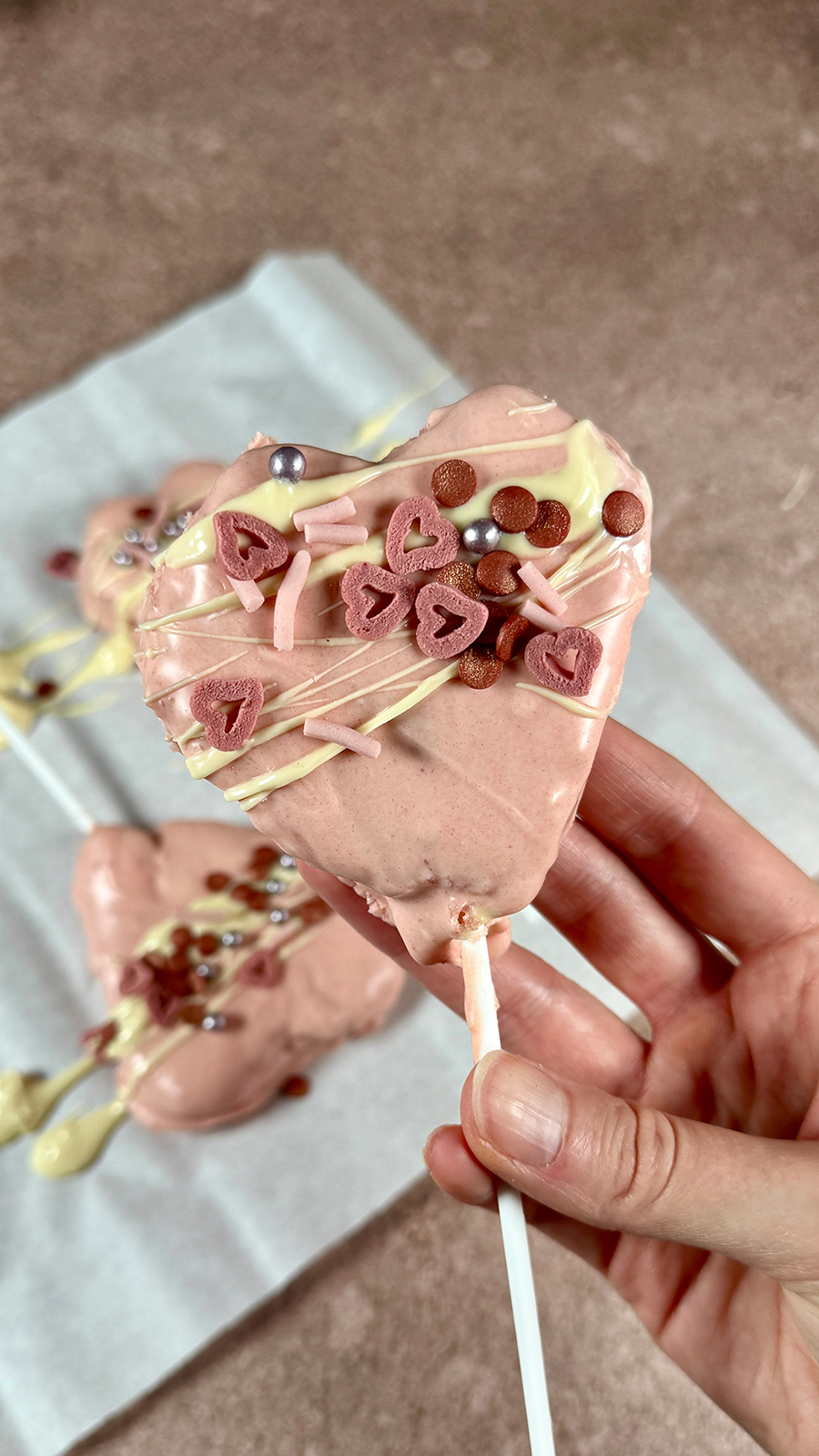 Valentinstags Cake Pop in Herz Form