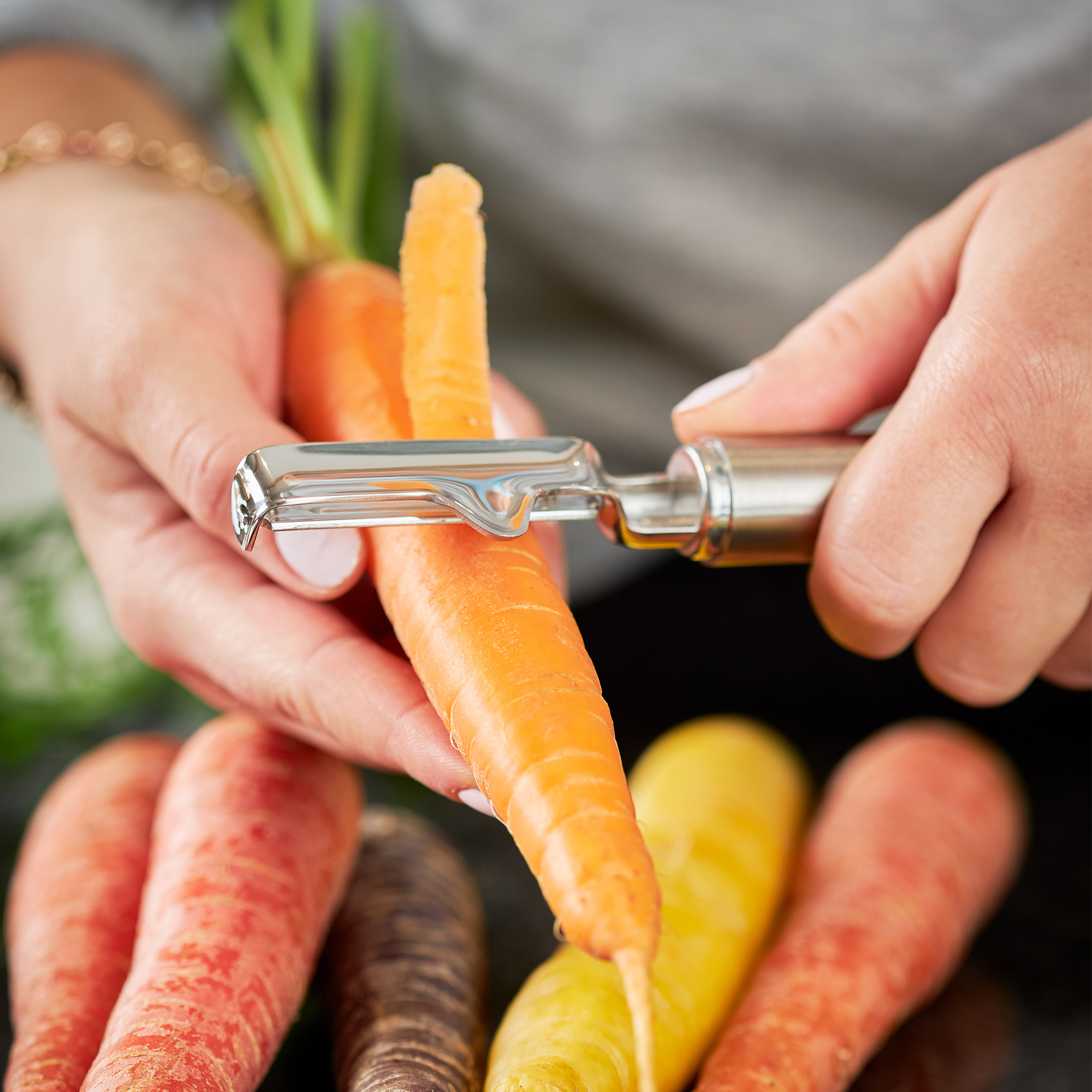 Swivel Peeler left-handed
