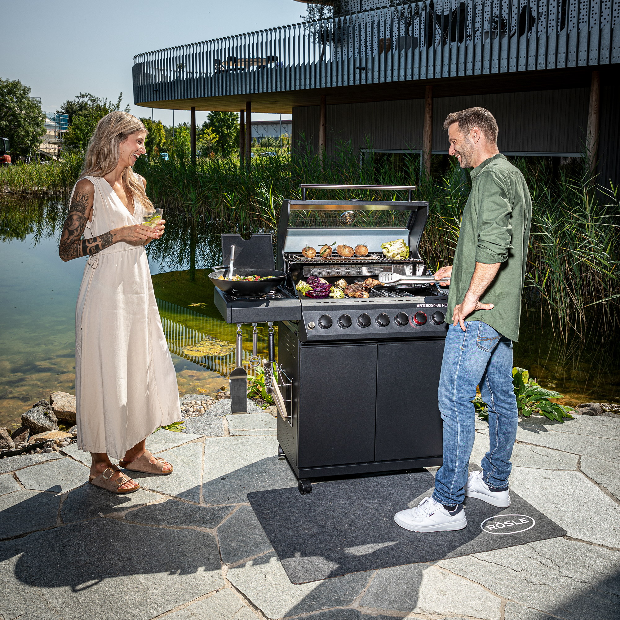 Gasgrill ARTISO G4-SB NERO 50mbar, Exklusiv bei TOOM listing.imageAltPrefix
